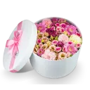 Box růžových květin zavřený